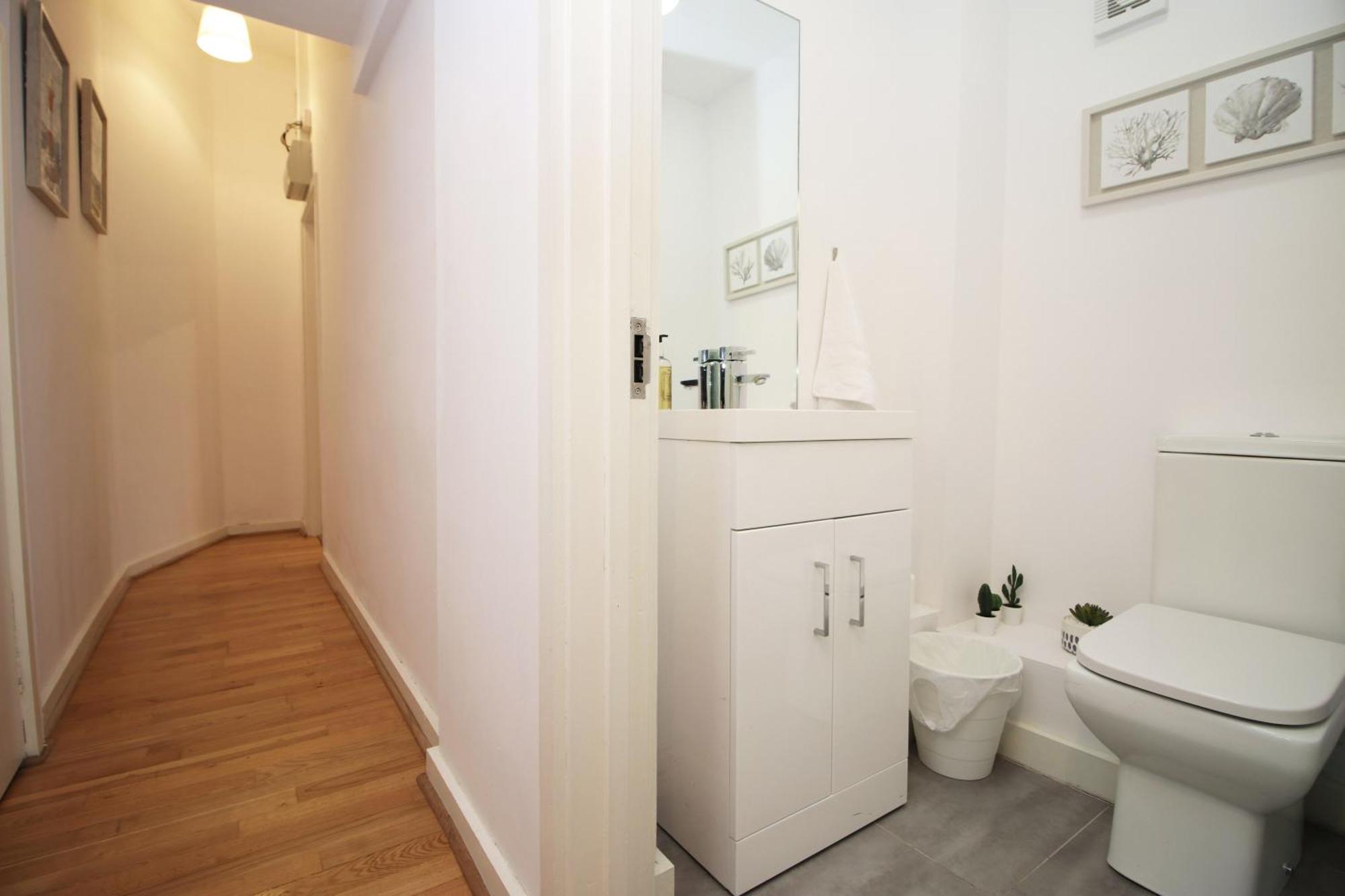 Coastal Penarth Dream! Close To Cardiff Superb Location Near Bars And Restaurants! Dog Friendly And Welcome Breakfast Pack! Екстериор снимка