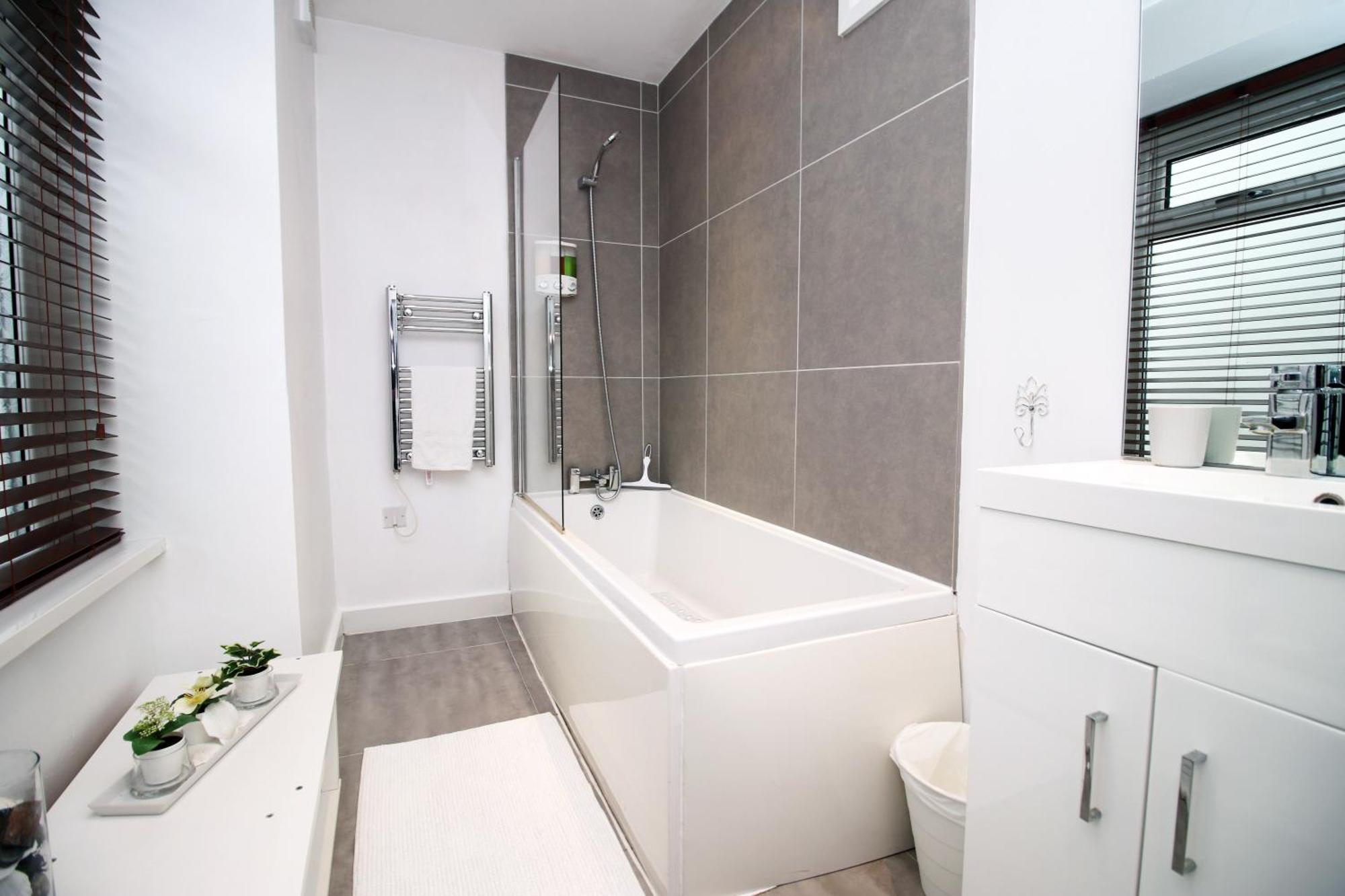 Coastal Penarth Dream! Close To Cardiff Superb Location Near Bars And Restaurants! Dog Friendly And Welcome Breakfast Pack! Екстериор снимка