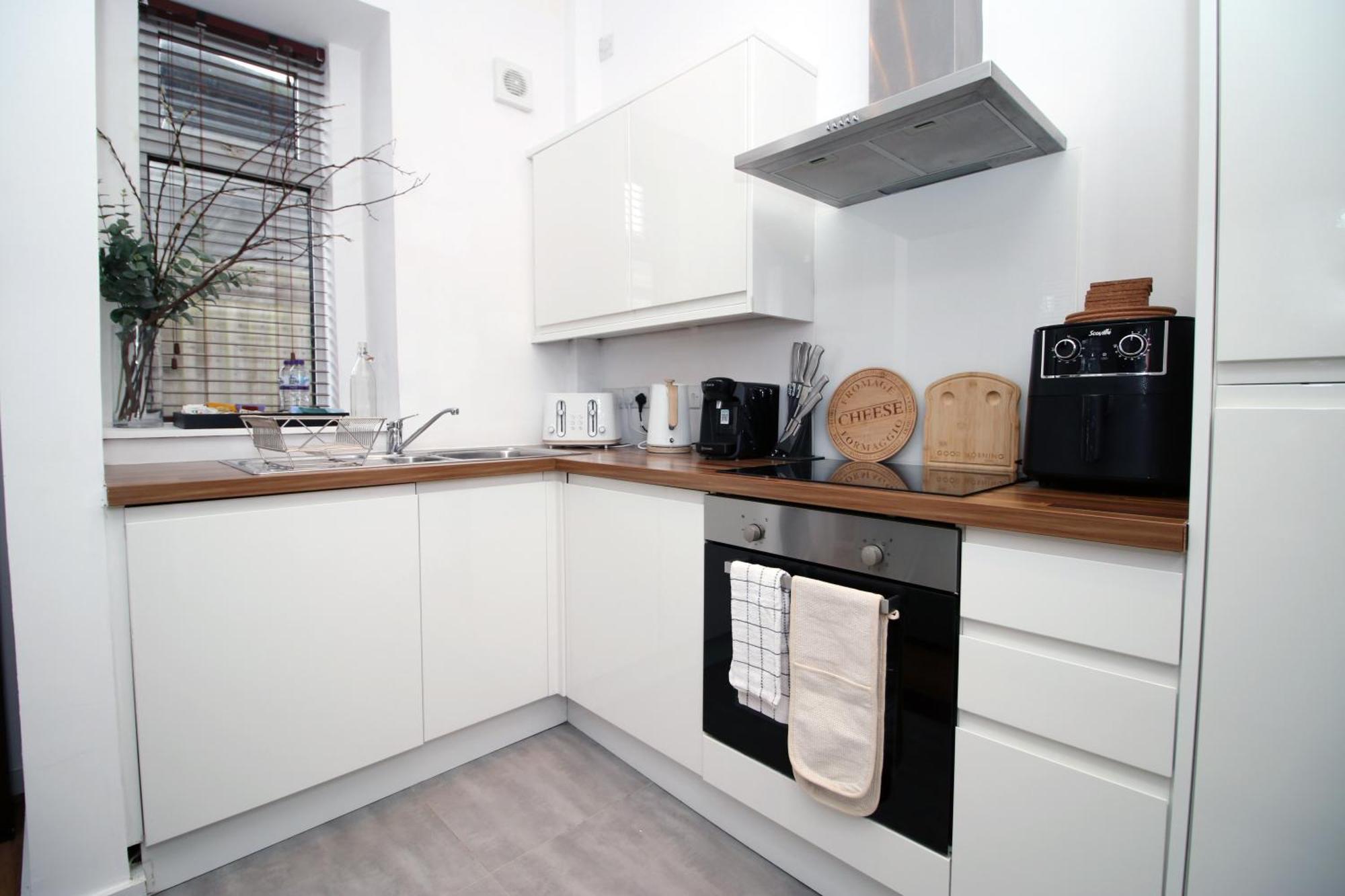 Coastal Penarth Dream! Close To Cardiff Superb Location Near Bars And Restaurants! Dog Friendly And Welcome Breakfast Pack! Екстериор снимка