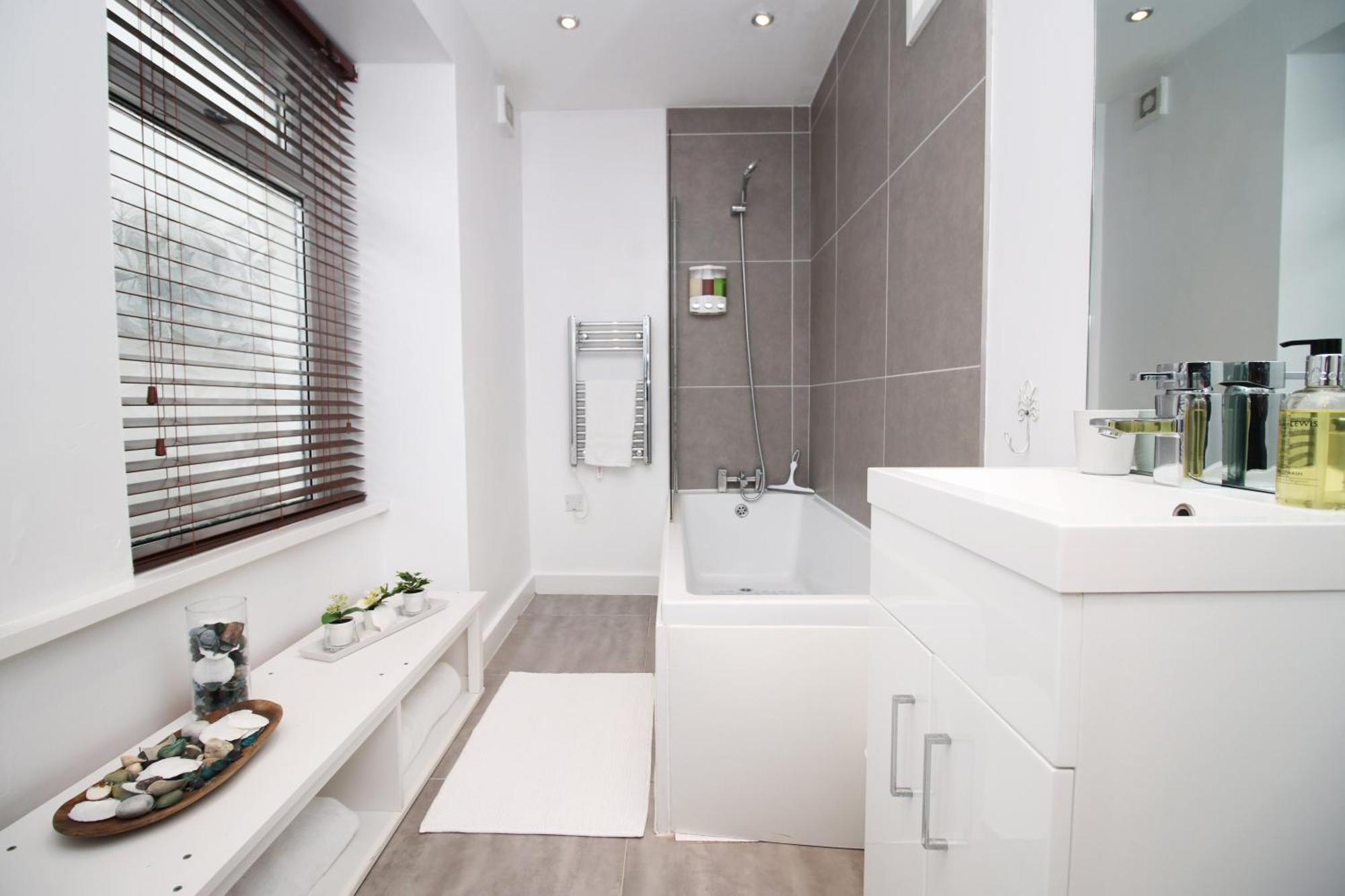 Coastal Penarth Dream! Close To Cardiff Superb Location Near Bars And Restaurants! Dog Friendly And Welcome Breakfast Pack! Екстериор снимка
